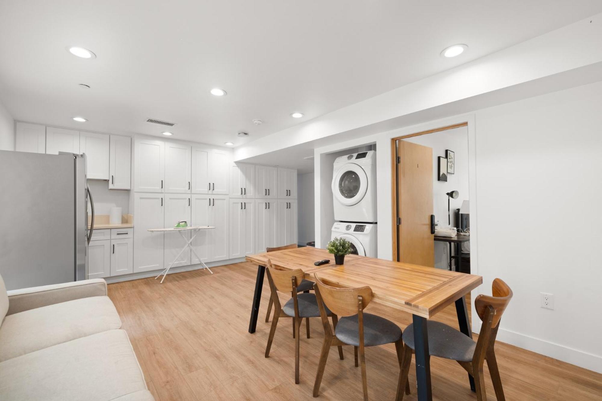 Modern Getaway In The Heart Of La Near Usc, Private Room With Share Living Room And Kitchen Los Angeles Eksteriør billede