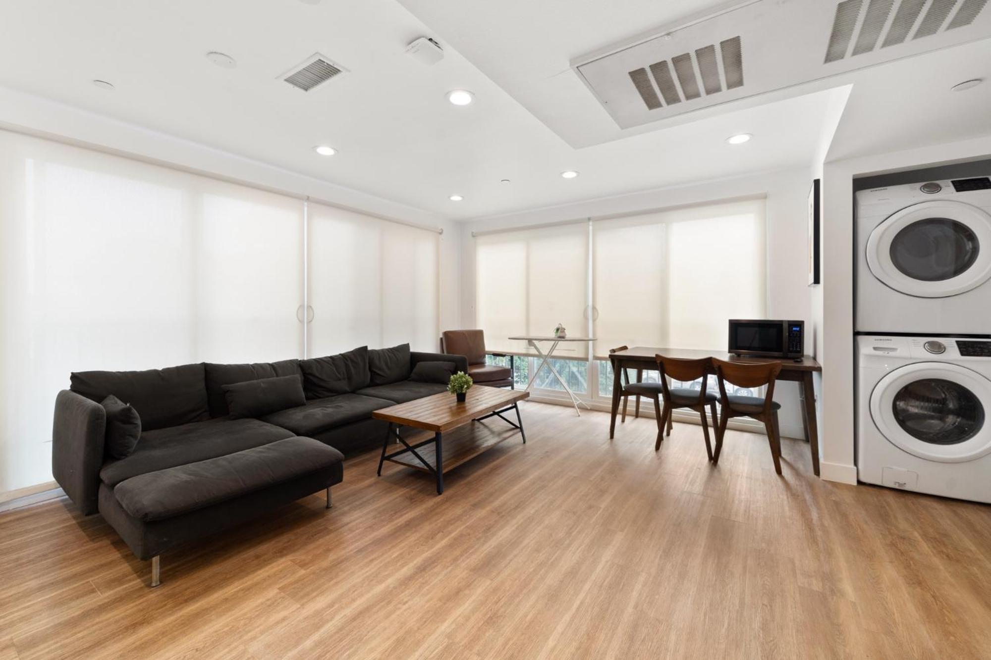 Modern Getaway In The Heart Of La Near Usc, Private Room With Share Living Room And Kitchen Los Angeles Eksteriør billede