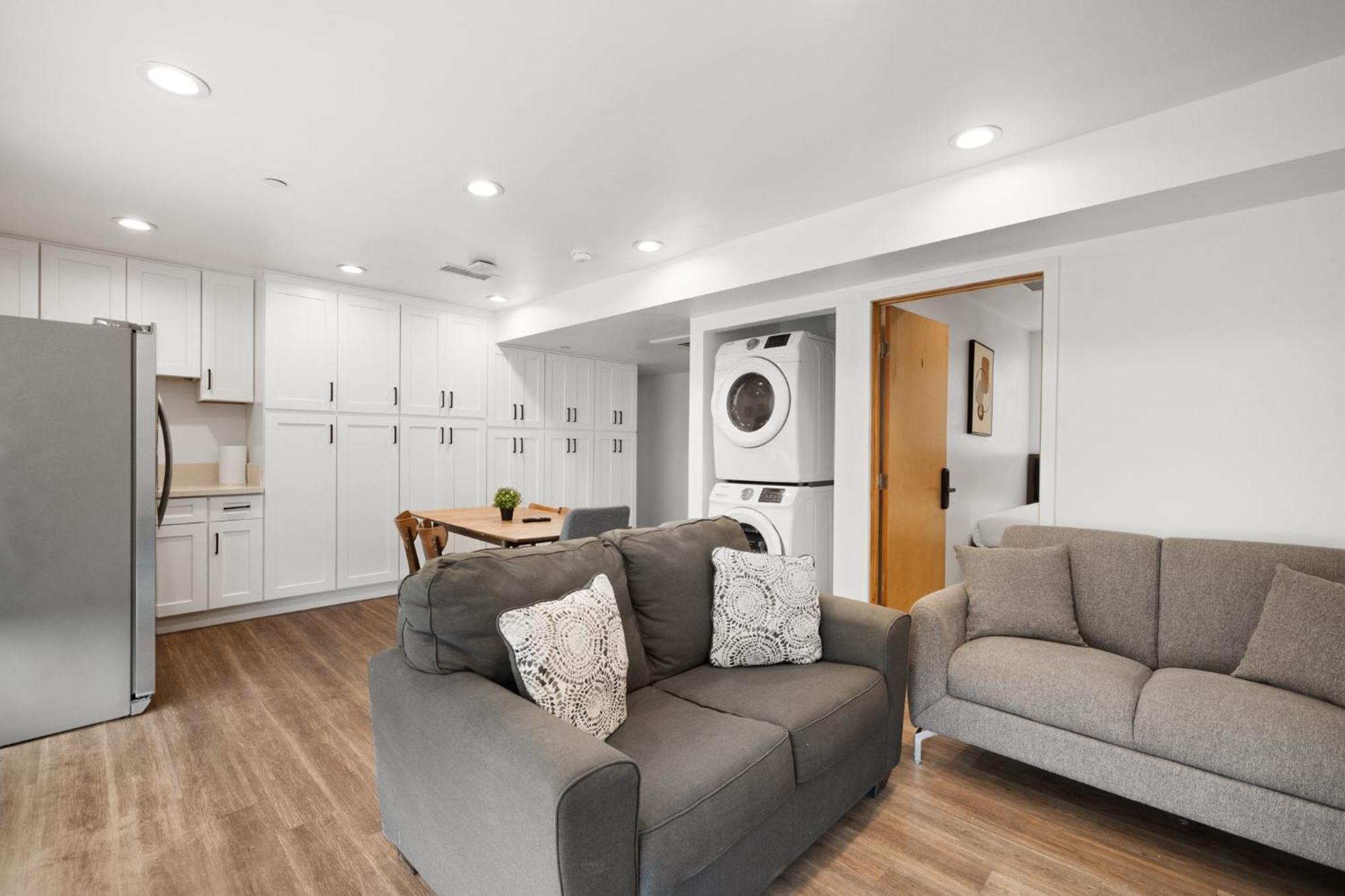 Modern Getaway In The Heart Of La Near Usc, Private Room With Share Living Room And Kitchen Los Angeles Eksteriør billede