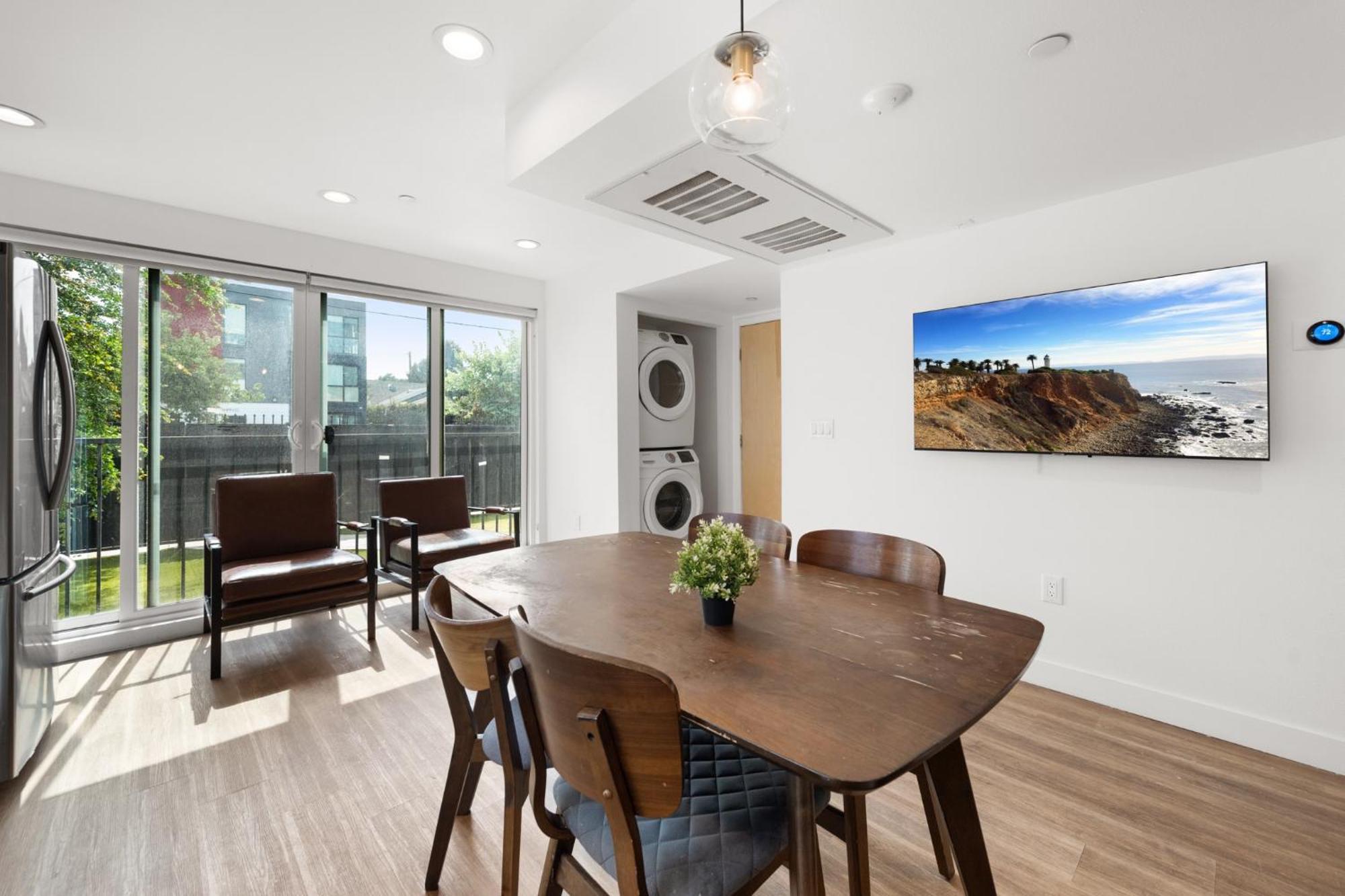 Modern Getaway In The Heart Of La Near Usc, Private Room With Share Living Room And Kitchen Los Angeles Eksteriør billede