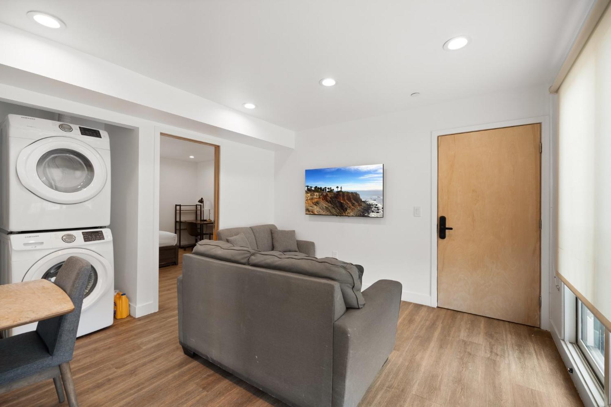 Modern Getaway In The Heart Of La Near Usc, Private Room With Share Living Room And Kitchen Los Angeles Eksteriør billede