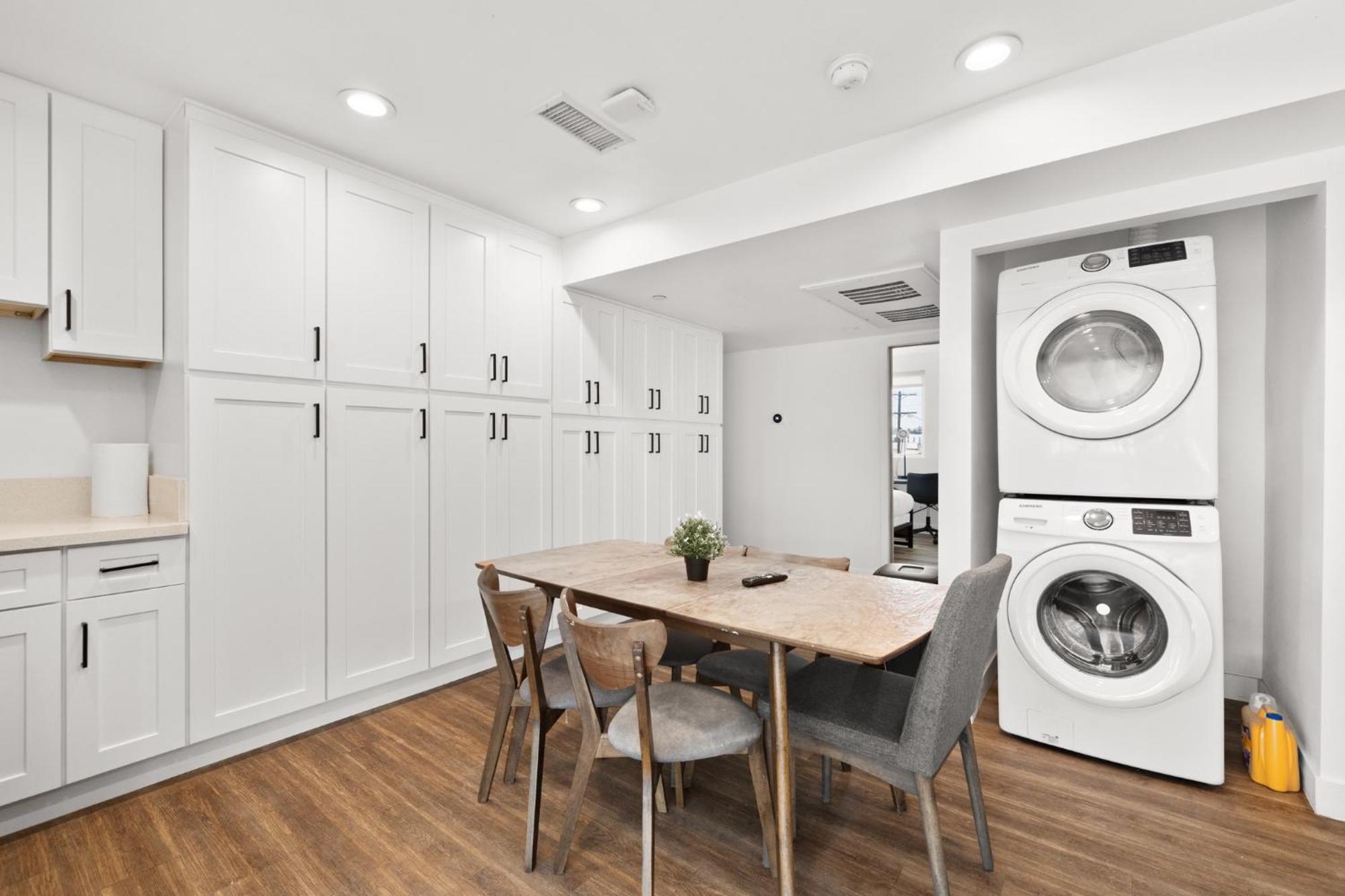 Modern Getaway In The Heart Of La Near Usc, Private Room With Share Living Room And Kitchen Los Angeles Eksteriør billede